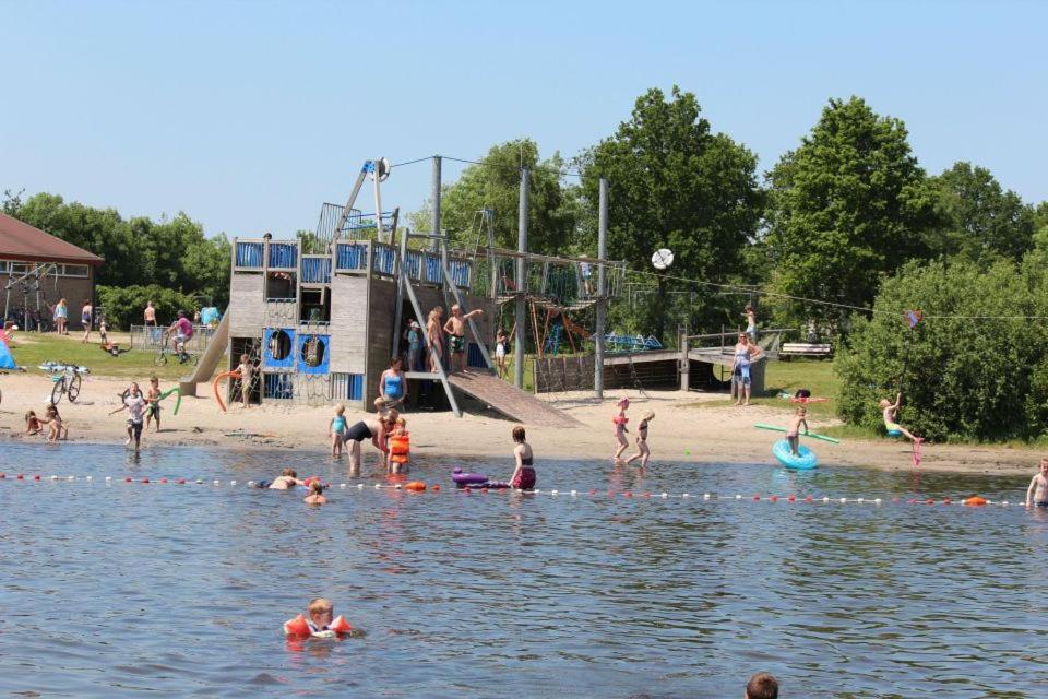 Ervaar 'Fryske Weelde' Op Vijf Sterren Vakantiepark De Kuilart Villa Koudum Esterno foto