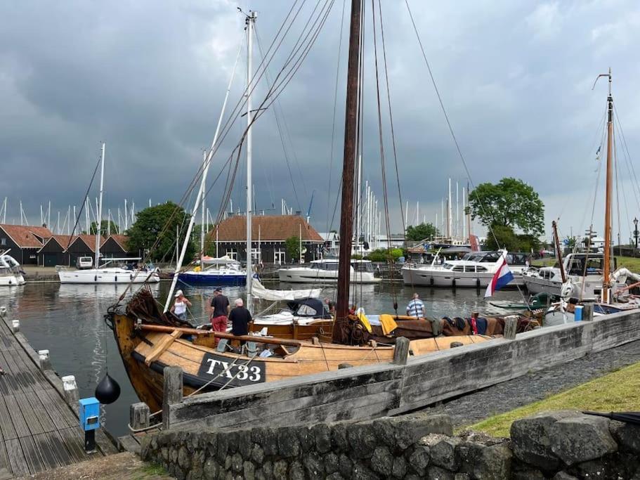 Ervaar 'Fryske Weelde' Op Vijf Sterren Vakantiepark De Kuilart Villa Koudum Esterno foto