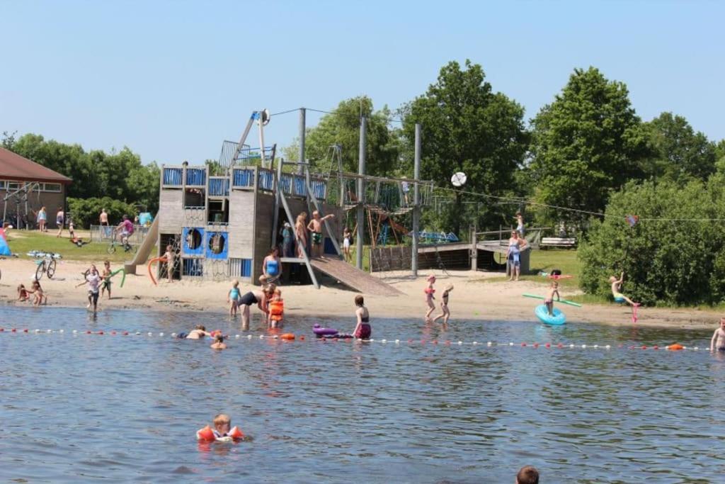 Ervaar 'Fryske Weelde' Op Vijf Sterren Vakantiepark De Kuilart Villa Koudum Esterno foto